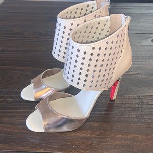 Taylor Says Heels Sz 8 Like New